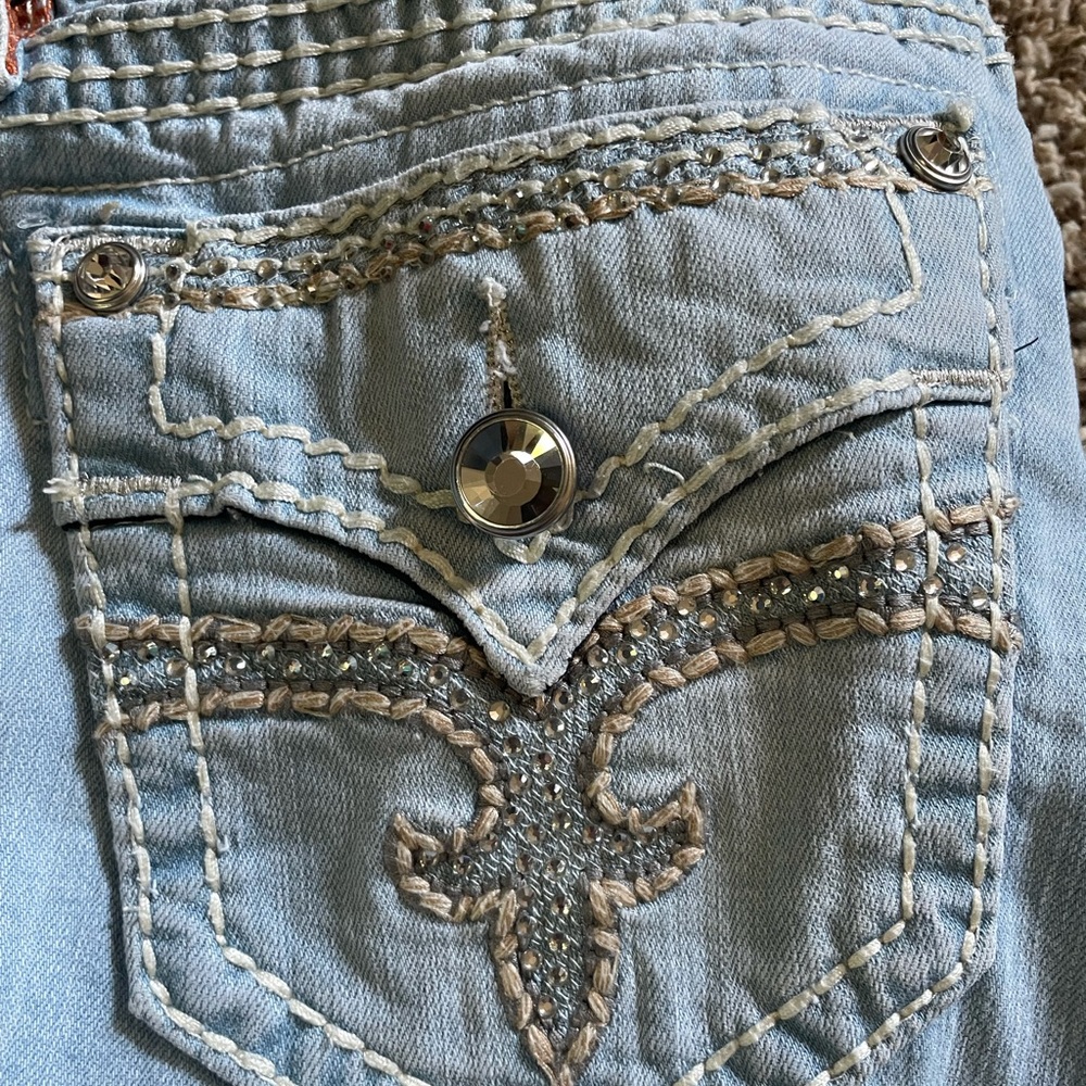 Rock revival 25 short never hemmed